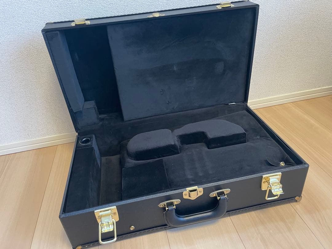【新品】CONN フリューゲルホルンケース 黒