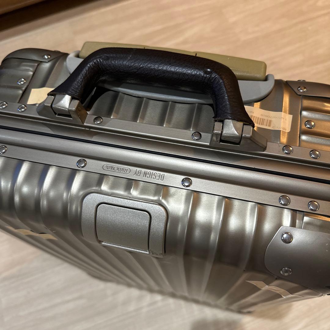 RIMOWA トパーズ チタニウム 32L(機内用)
