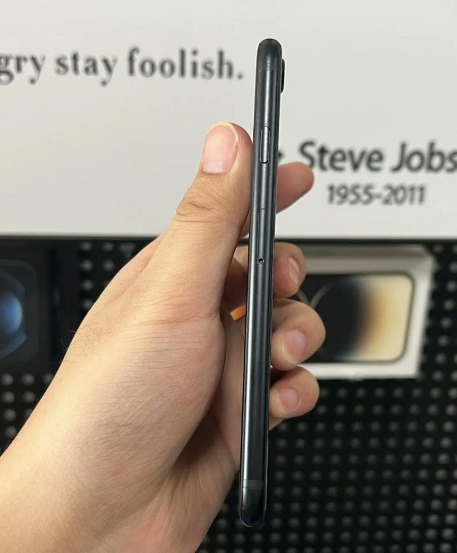 【超美品／バッテリー100%】 iPhone SE2 256GB ブラックフリー