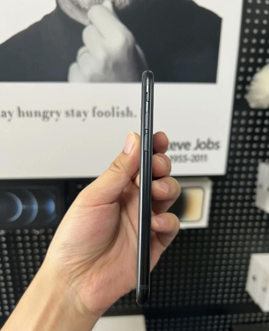 【超美品／バッテリー100%】 iPhone SE2 256GB ブラックフリー