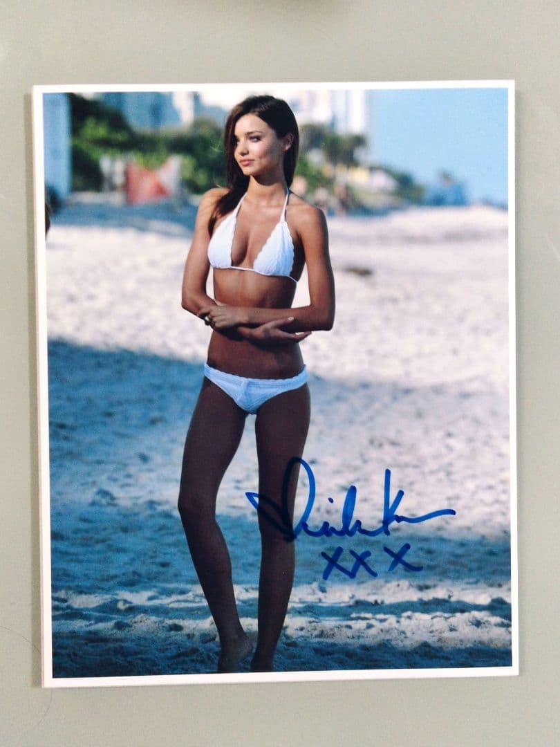 ミランダ・カー直筆サイン入り超大型写真…