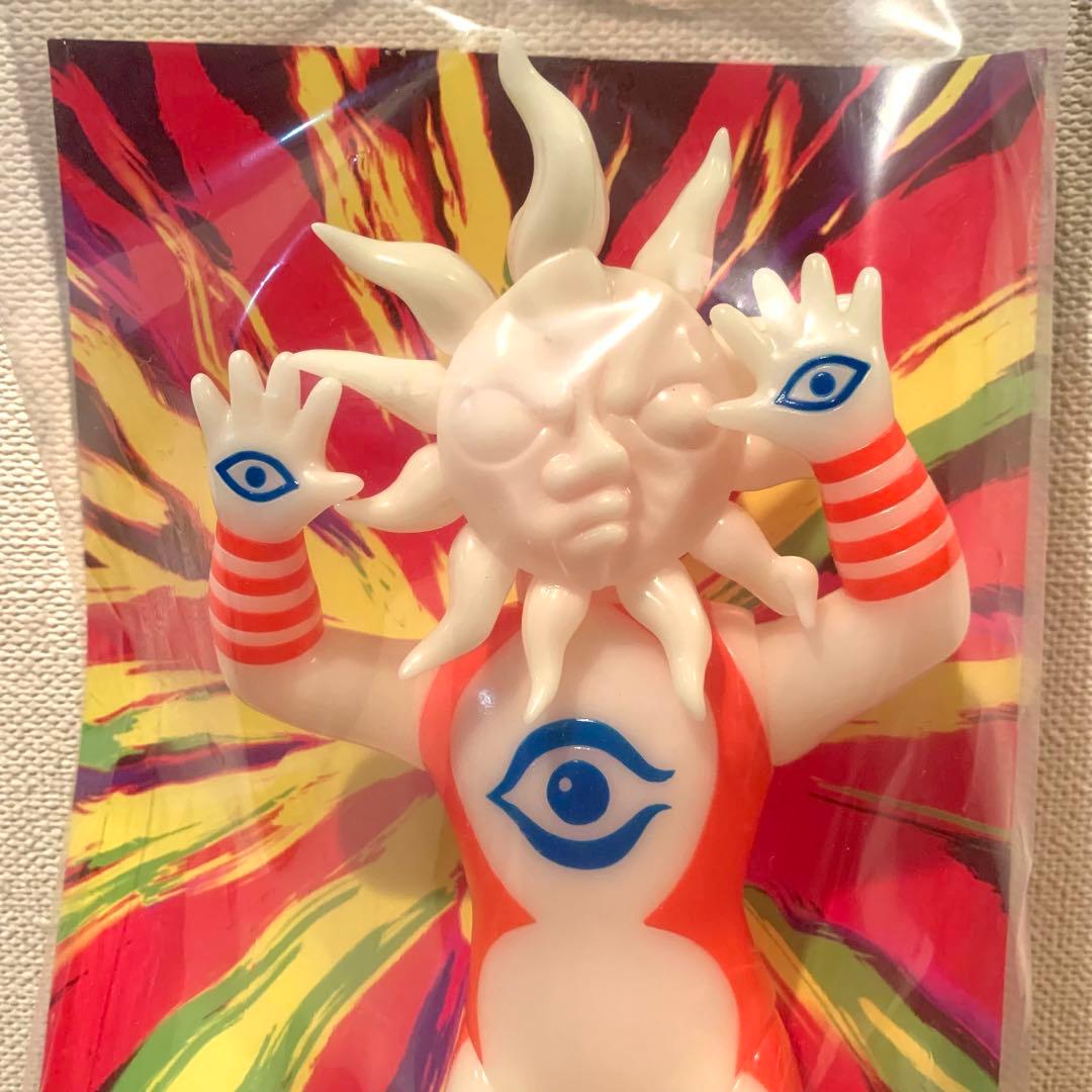 超復刻版タローマンソフビ人形　蓄光カラー　岡本太郎　鷲野デパート名品展　おまけ付