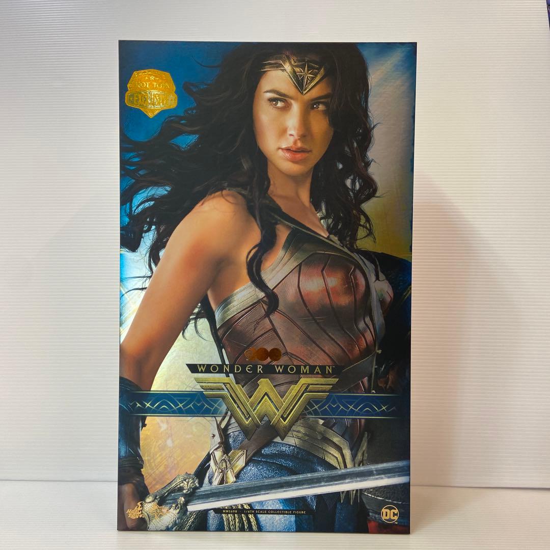 【未使用品】ホットトイズ ワンダーウーマン ワーナー100周年 MMS698