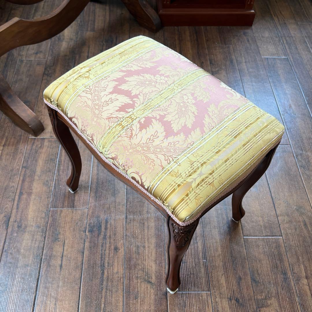 k546r121 イタリア製 クラシカルオットマン・スツール 猫脚家具 ピンク系