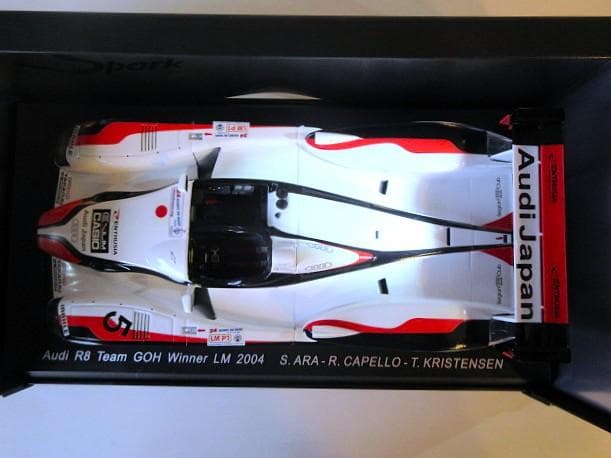 特価 Spark 1/18 アウディR8 チーム郷 2004 LM Winner