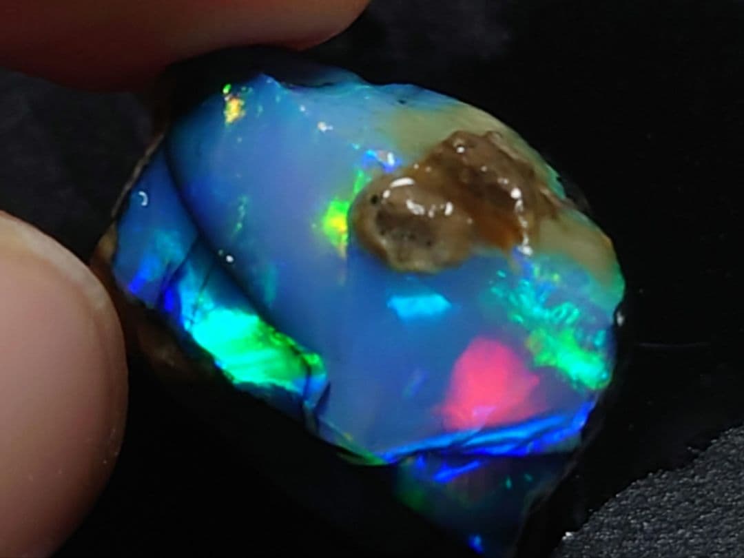 オパール　原石　チョーク　エチオピア　鉱物　標本　希少ライン