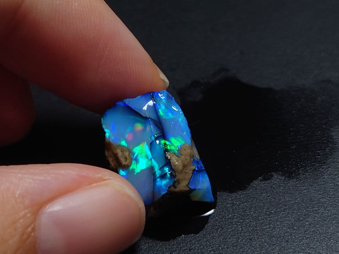 オパール　原石　チョーク　エチオピア　鉱物　標本　希少ライン