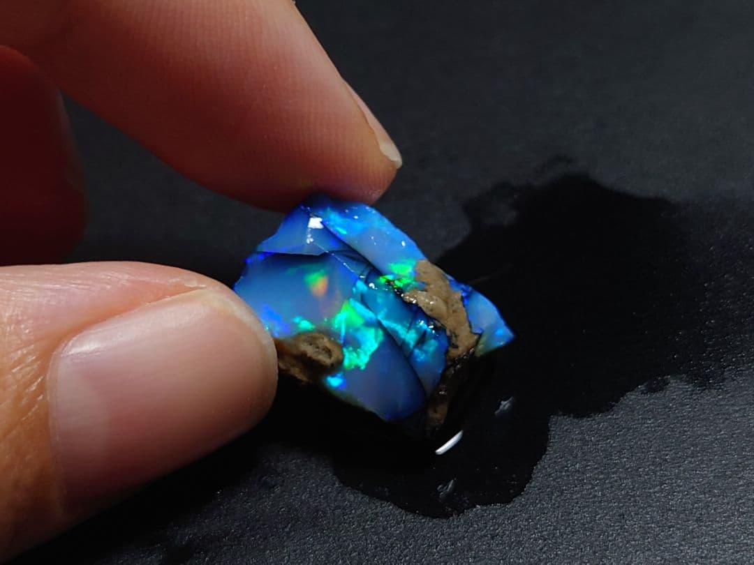 オパール　原石　チョーク　エチオピア　鉱物　標本　希少ライン