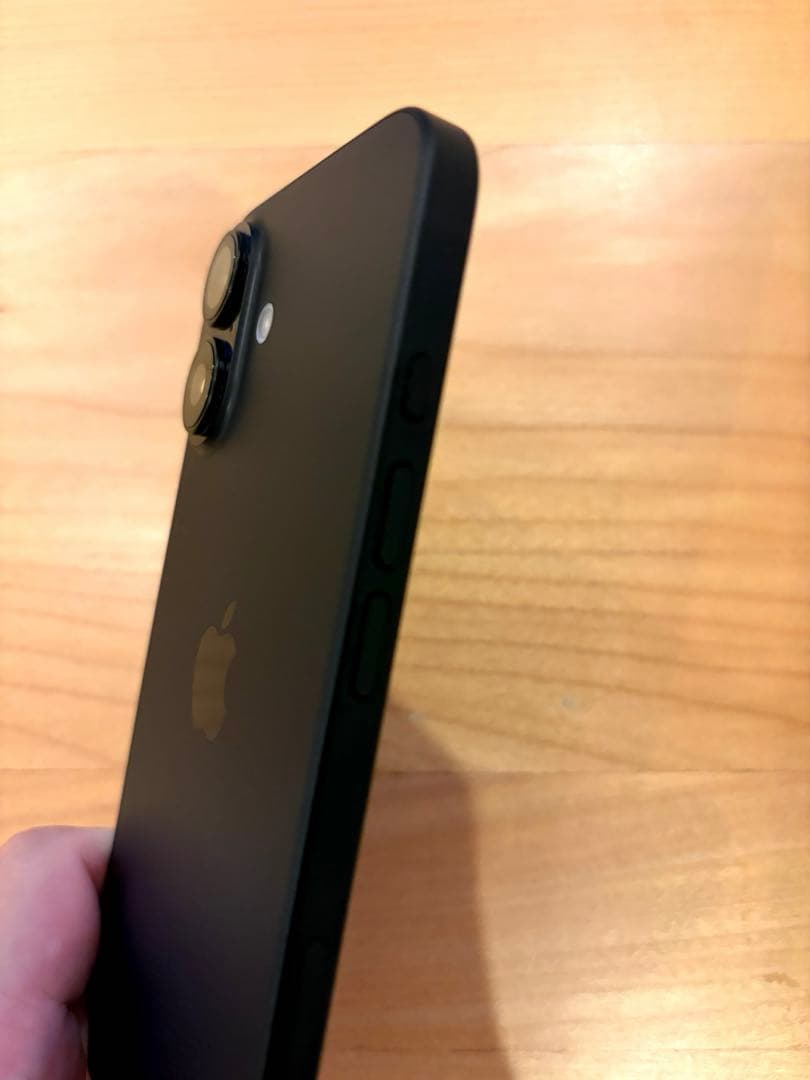 Apple iPhone 16 128 GB ブラック本体