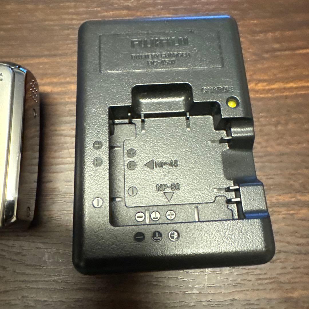 Fujifilm EXR 16メガCMOS デジタルカメラ 充電器付