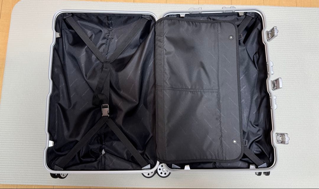 【未使用】非売品　メルセデスベンツ　キャリーケース　シルバー　65L