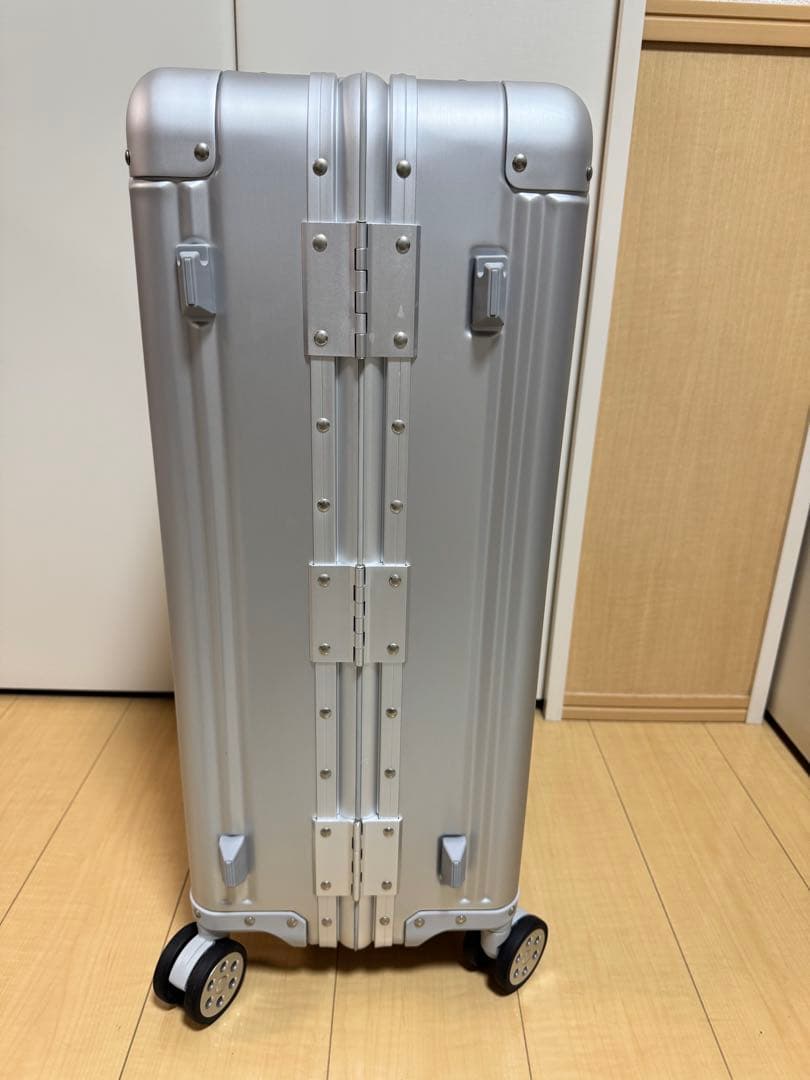 【未使用】非売品　メルセデスベンツ　キャリーケース　シルバー　65L