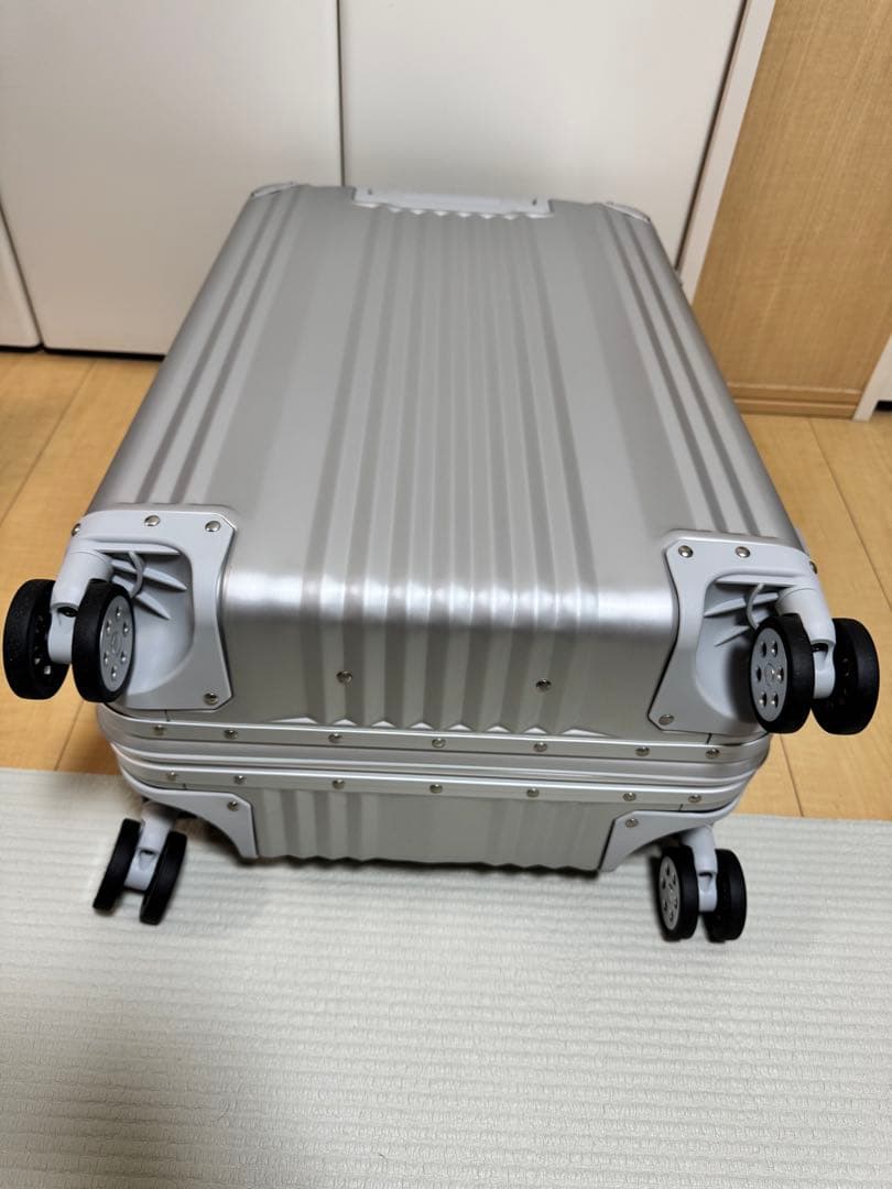 【未使用】非売品　メルセデスベンツ　キャリーケース　シルバー　65L