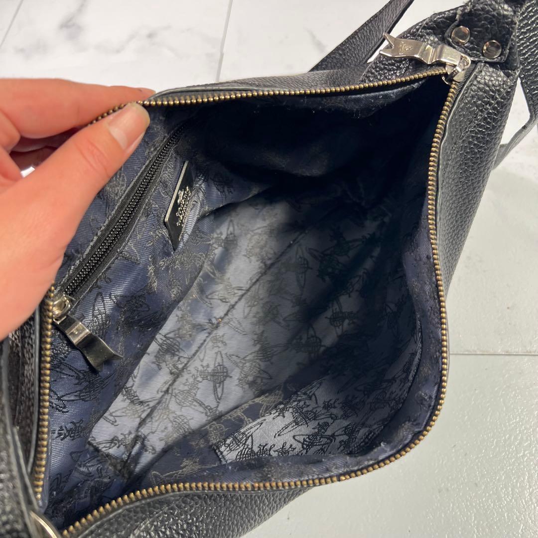 ヴィヴィアンウエストウッド ショルダーバッグ パンチングレザー ブラック