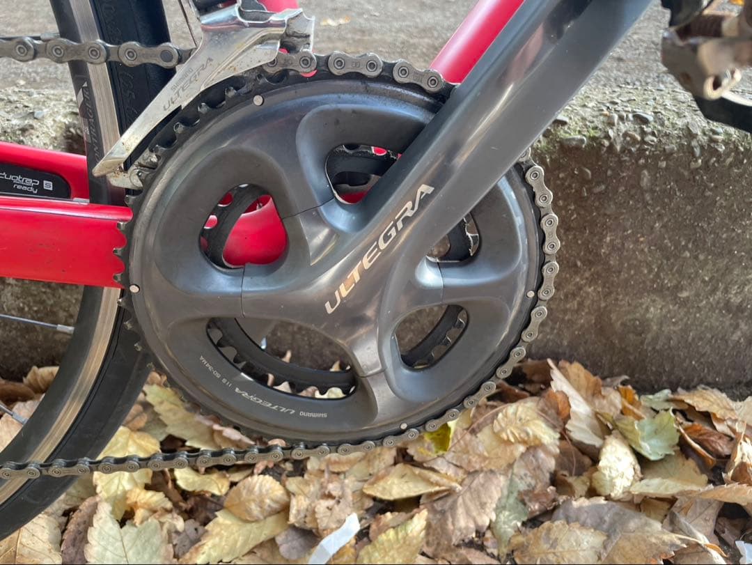 Trek レッドロードバイク Shimano アルテグラ