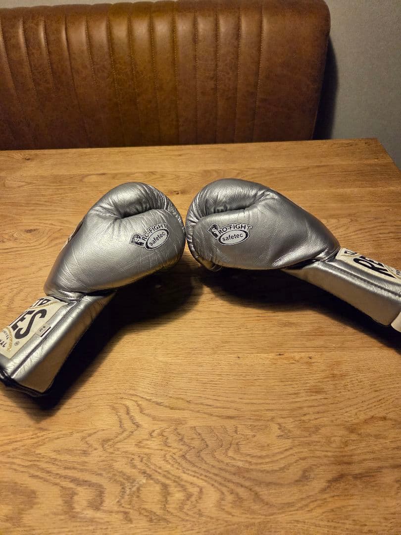 REYES ボクシンググローブ シルバー 8オンス
