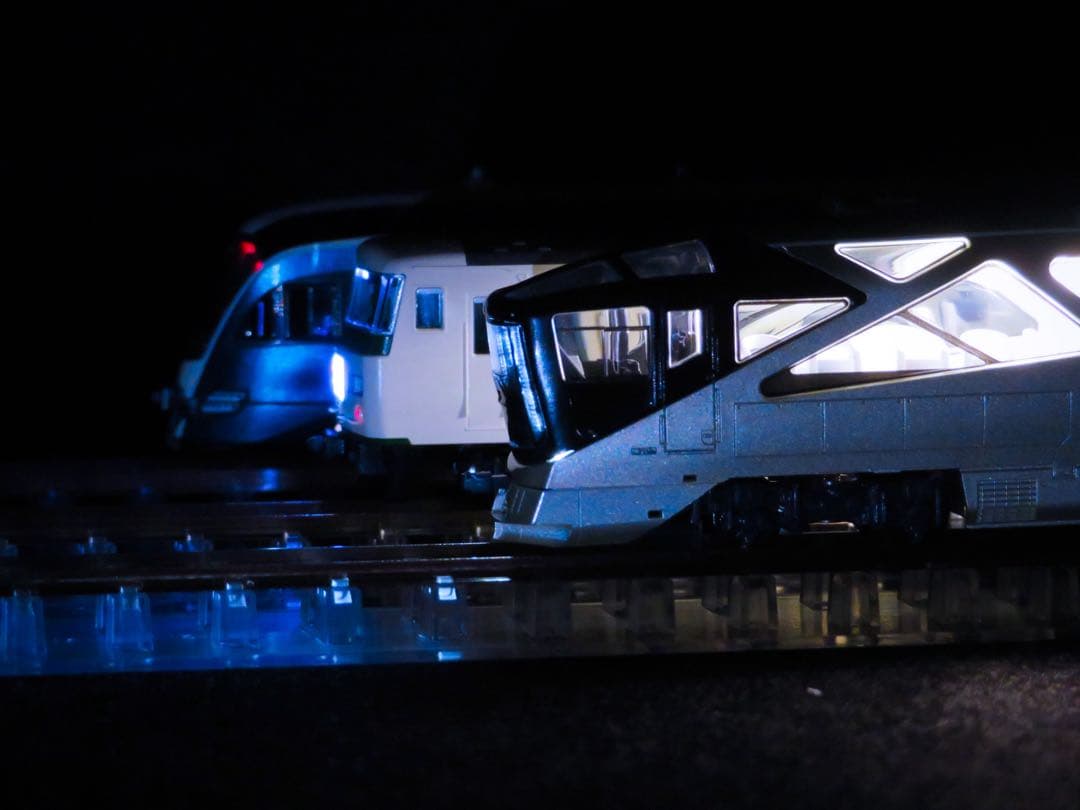 KATO E001形 TRAIN SUITE 四季島(室内灯取付済)【新品】