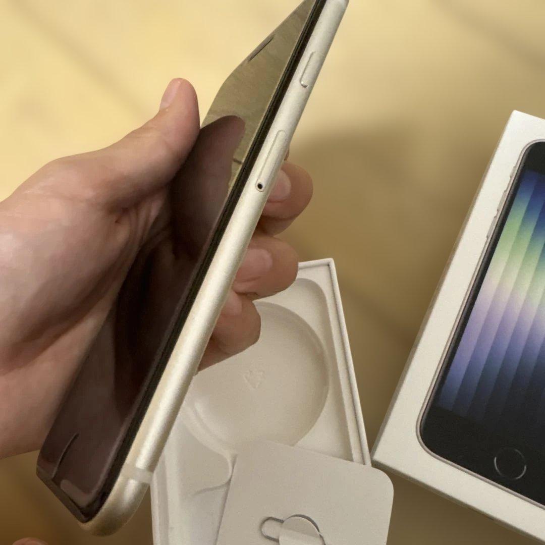 iPhoneSE第3世代本体+ケーブル