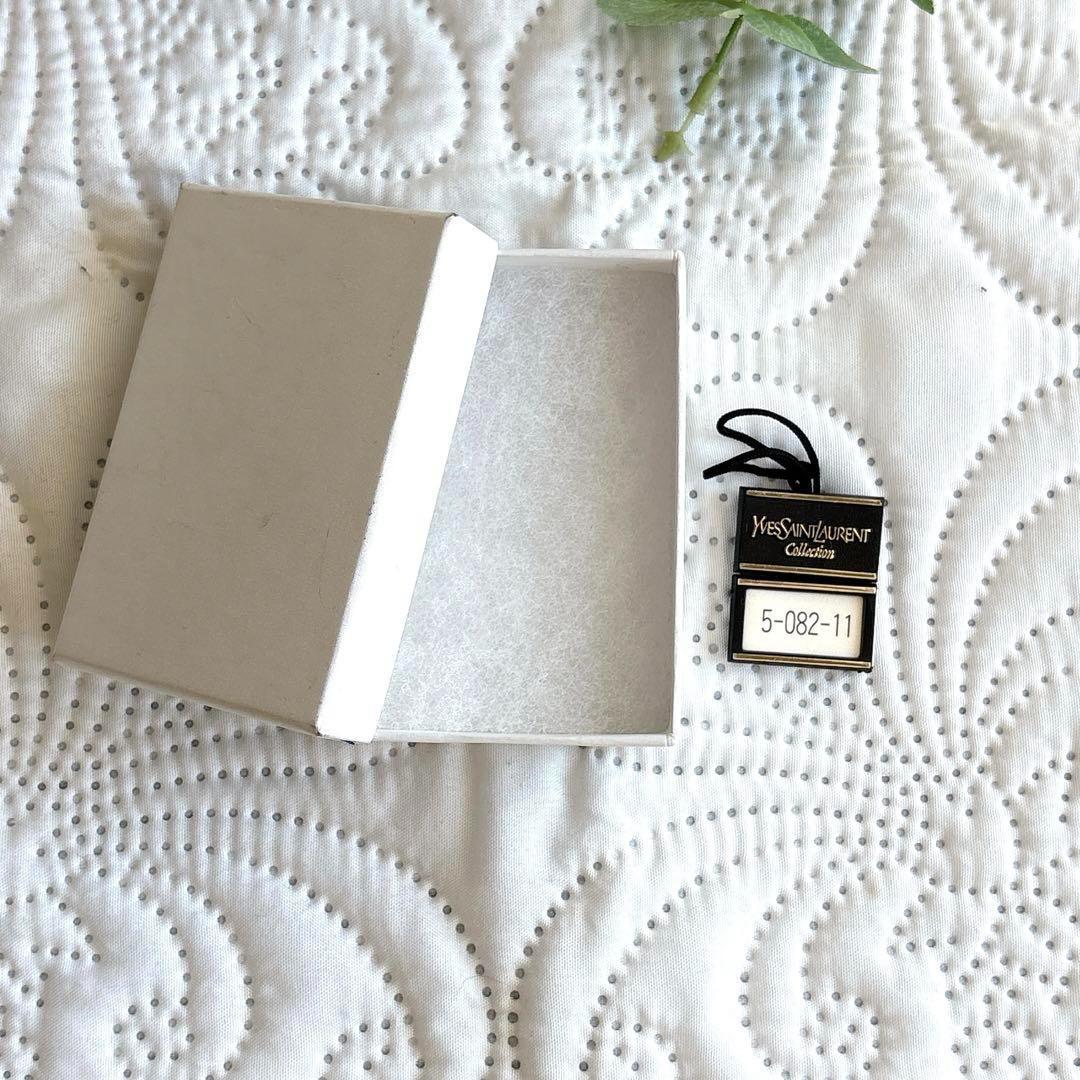 極美品 イヴサンローラン ブローチ カサンドラ ロゴ YSL ゴールド 人気