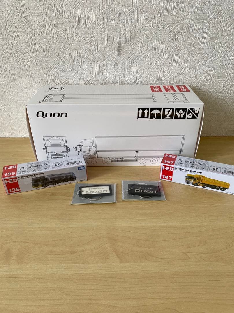 UDトラックス クオン 1/43 スケール トミカ 他