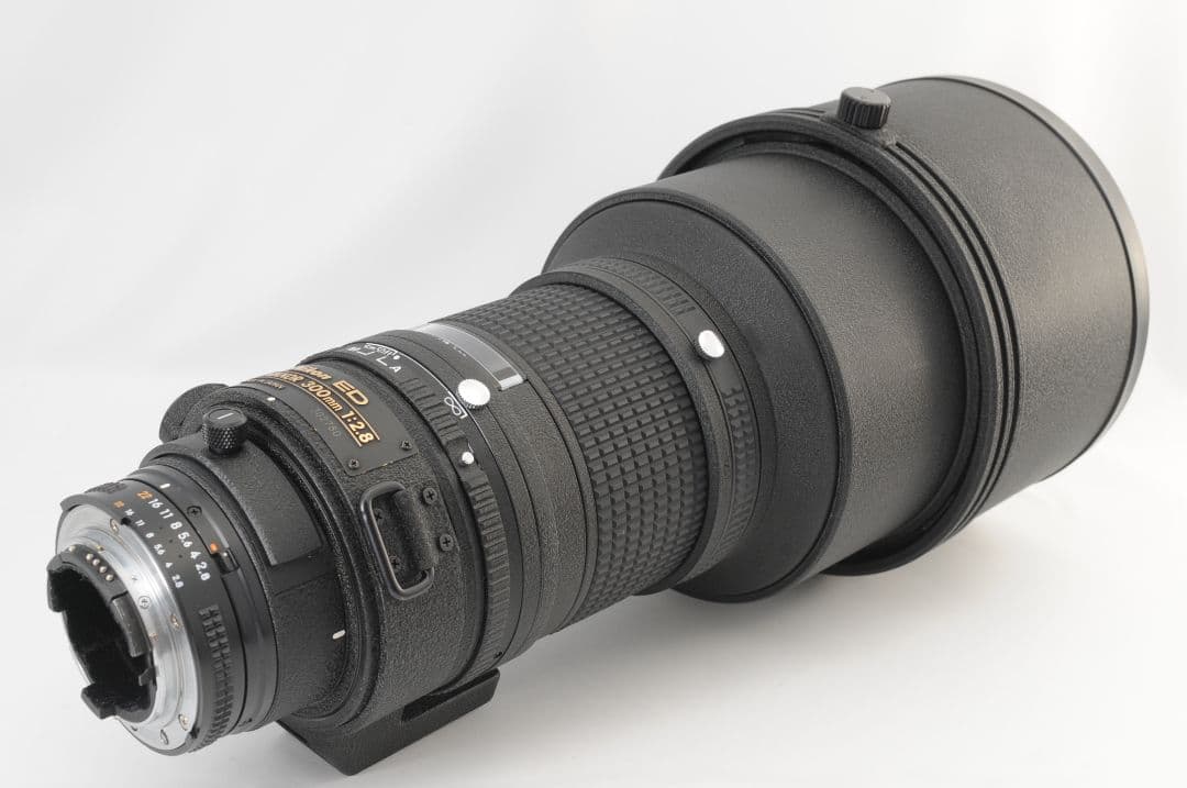 Nikon AF NIKKOR 300mm F2.8 ED 大口径望遠レンズ