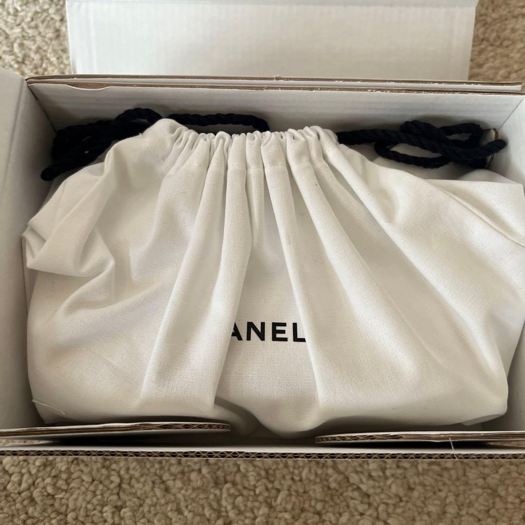 新品　巾着付き　Chanel シャネル ミロワール ミラー　121