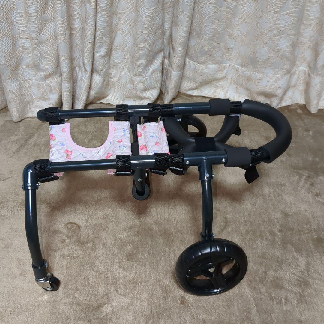 ワンちゃん4輪　リハビリ　食事補助　犬用車椅子　体制維持　犬の歩行器