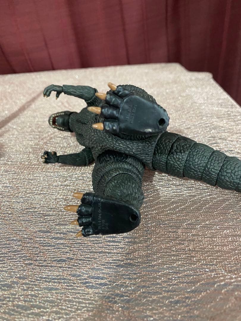 S.H.MonsterArts ゴジラ　アクションフィギュア