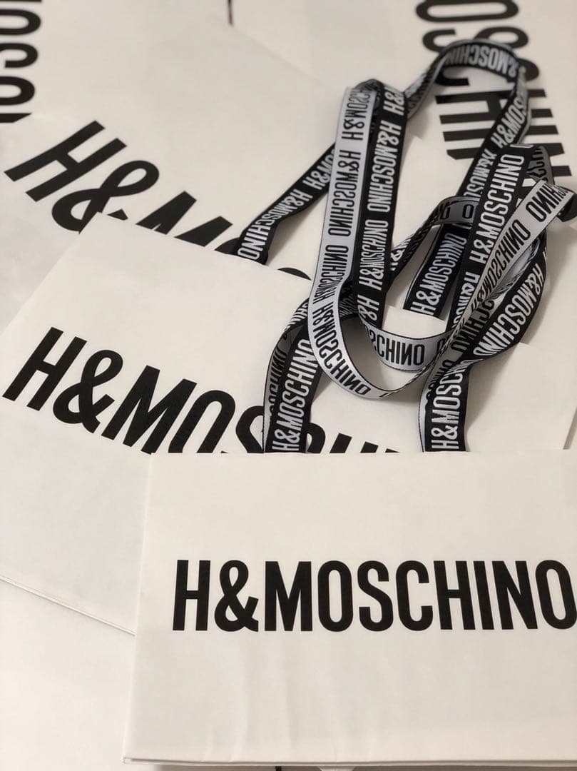 MOSCHINO  ショッパー3枚 + ハンガー 3点