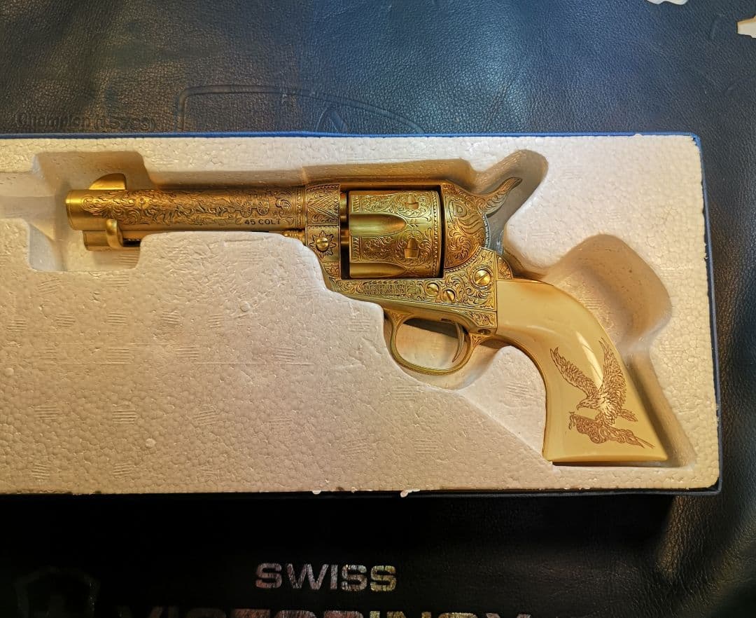 THE JOHN WAYNE REVOLVER 金属製モデルガン