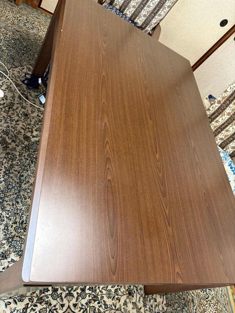 大幅値下げ!こたつ付きダイニングテーブル　回転椅子2セット