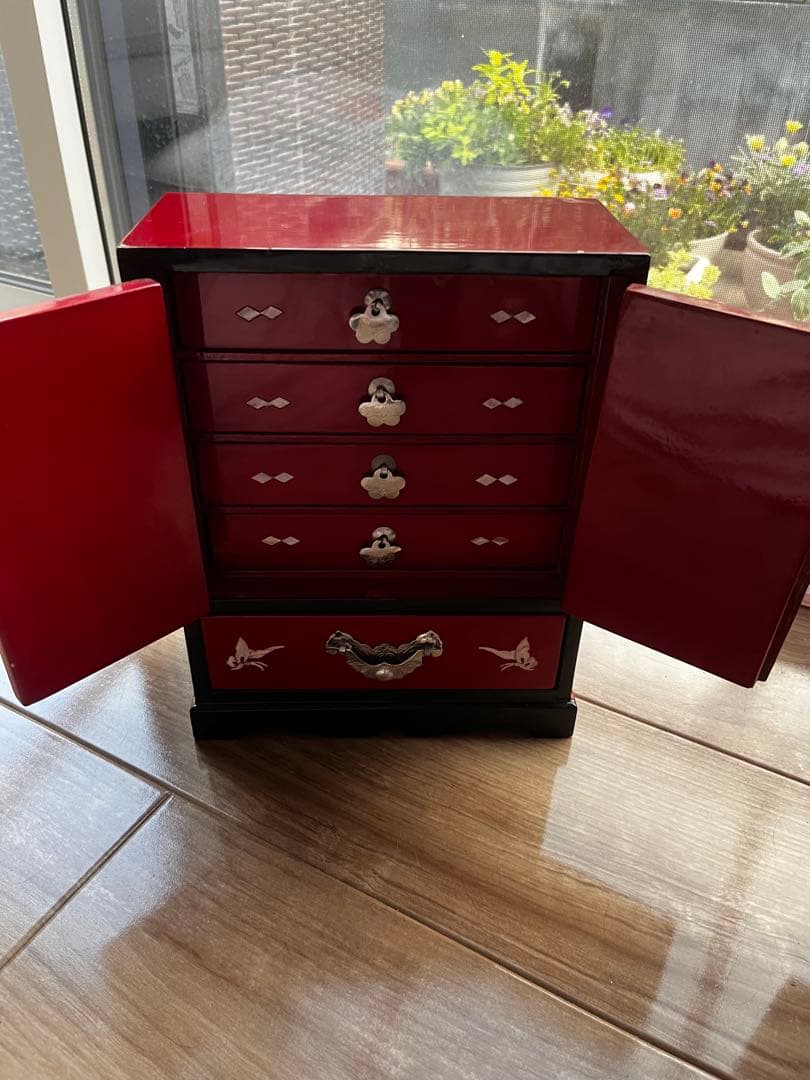 ◆韓国螺鈿細工 カギ付き 小物入れ 宝石箱 漆器 木製 引き出し (2つ)