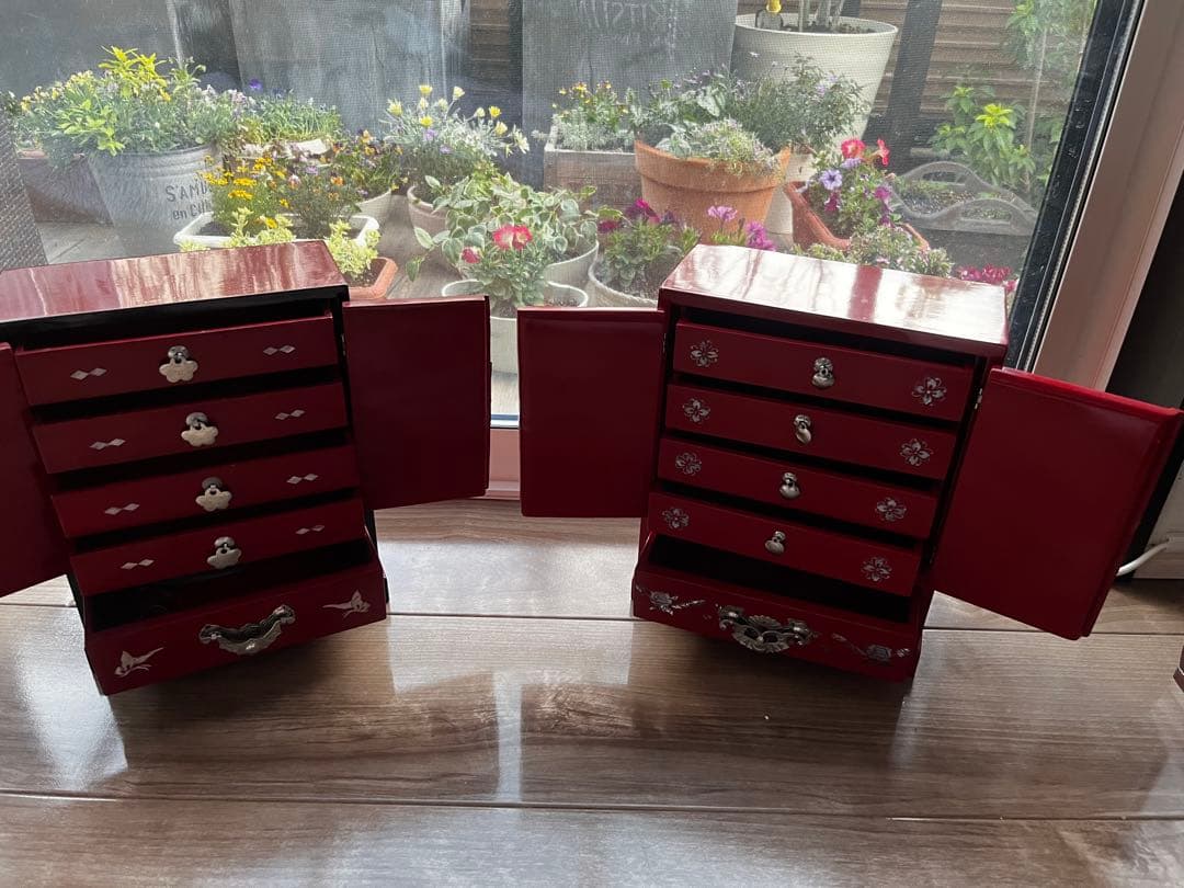 ◆韓国螺鈿細工 カギ付き 小物入れ 宝石箱 漆器 木製 引き出し (2つ)