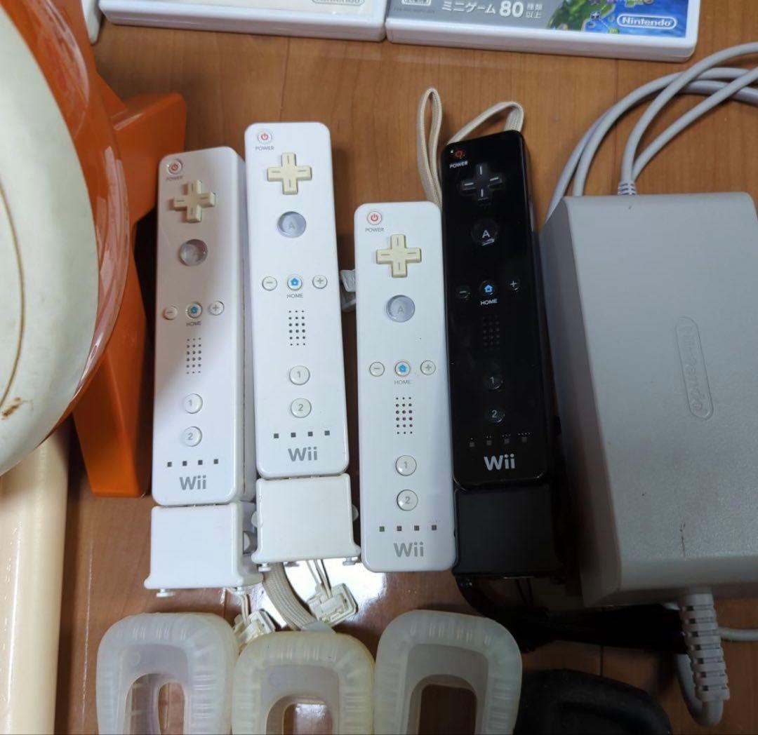 WiiＵ　32GB　プレミアムセット　すぐ遊べる！　　ダウンロードソフト付き！