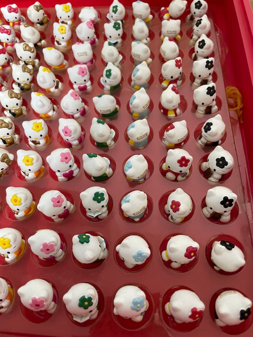 新品　ケース付き　サンリオ　ハローキティの幸運を呼ぶ開運マスコット　360個