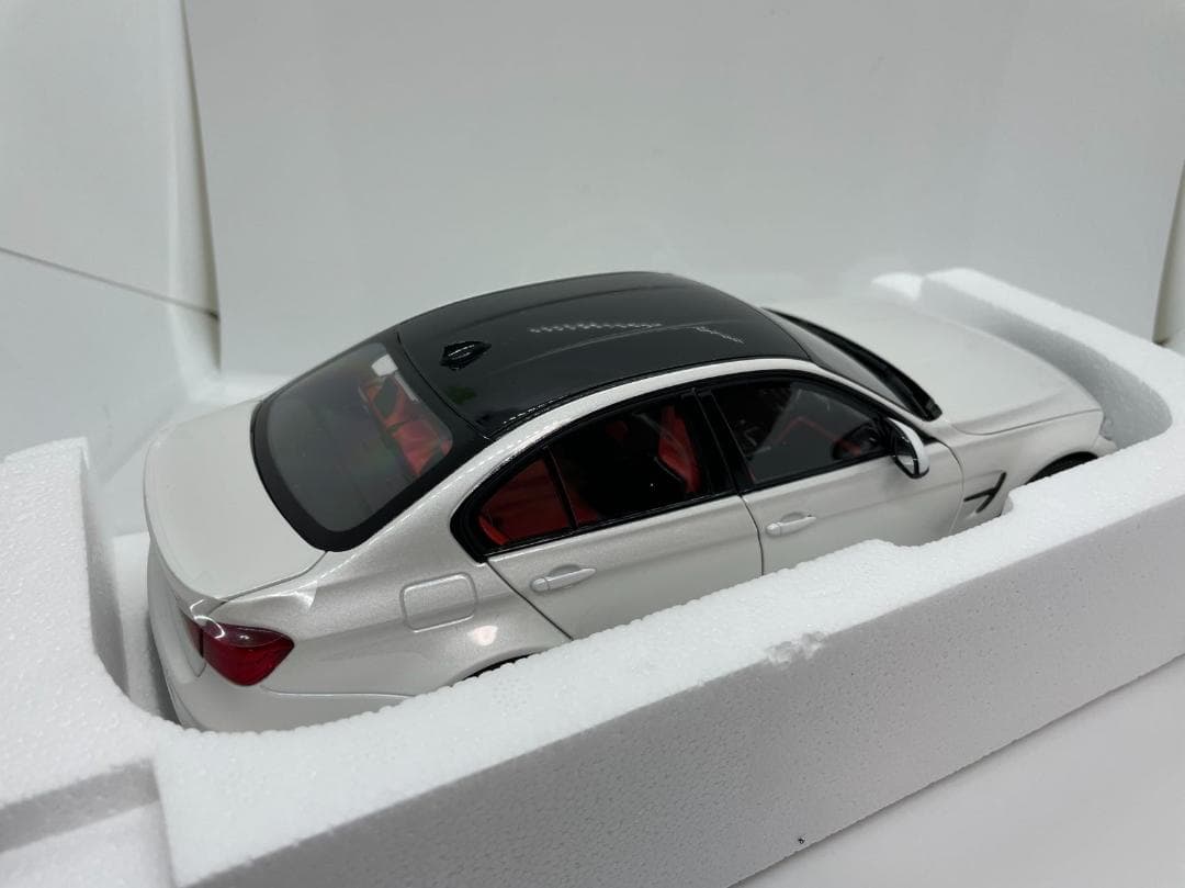 304-035 ノレブ 1/18 BMW M3 Competition 2017