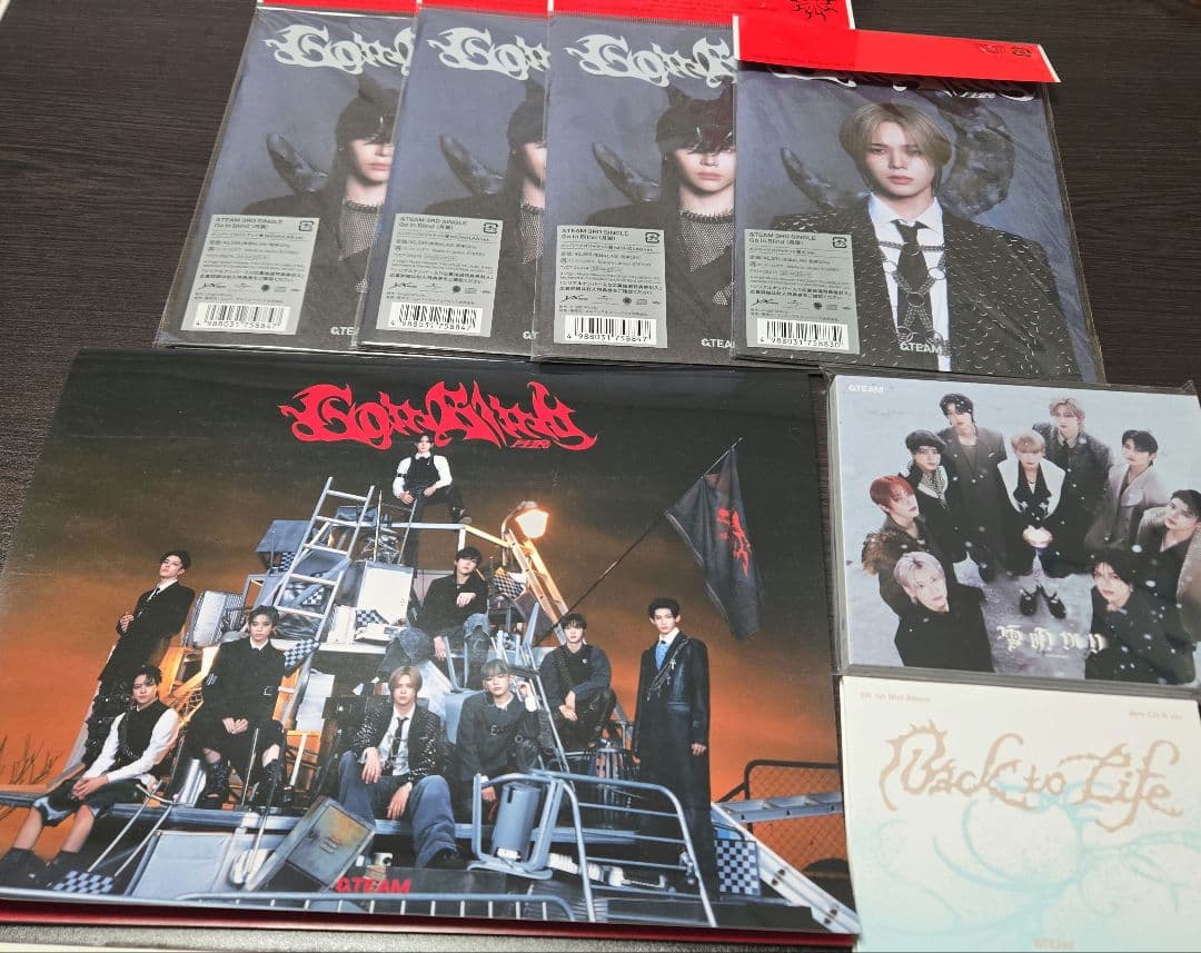 &TEAM　Tシャツ　雑誌　CD　トレカ　フォトカ　K　ニコラス　ハルア　など