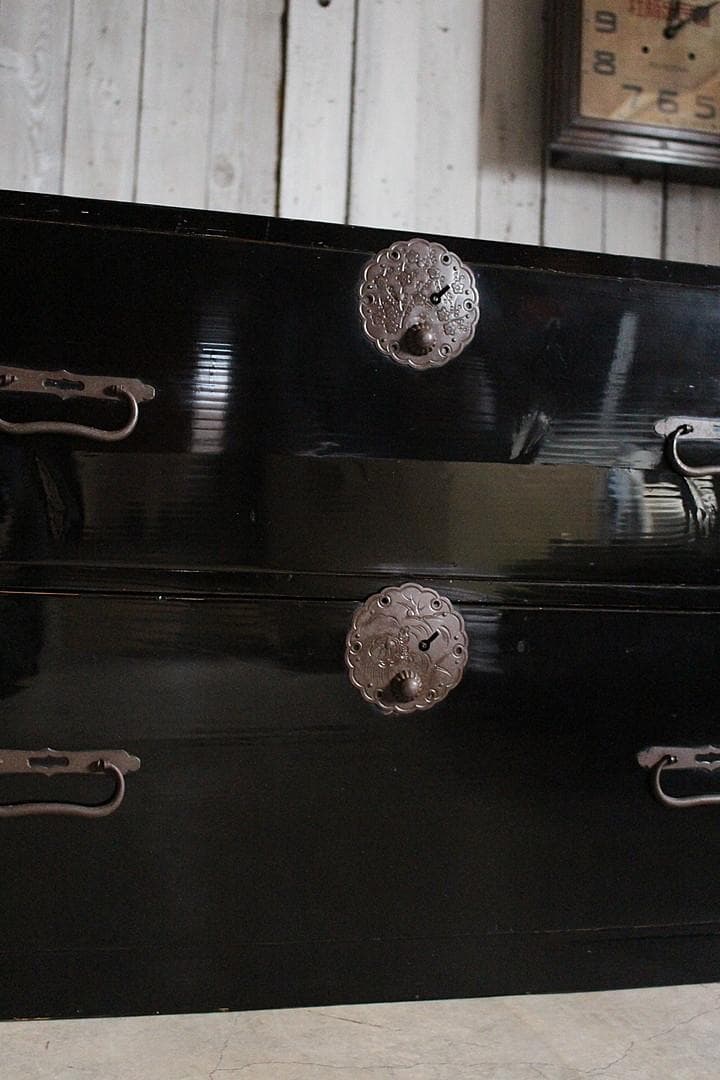 綺麗な丸金具庄内箪笥　2段　タンス　収納　古家具　古民家　時代家具