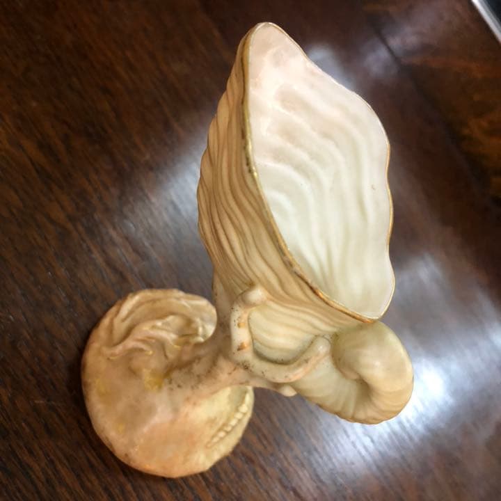 ロイヤルウースター 英国アンティーク ブラッシュアイボリー 花瓶 花器 金彩