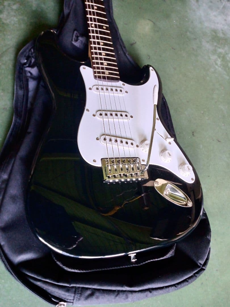 Fender by Squier　2007年製　ミニアンプ　ブースターペダル付き