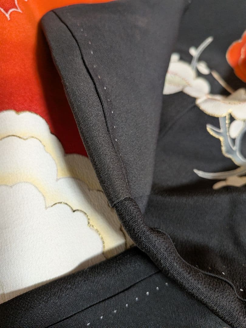 アンティーク黒引き振袖　豪快な松竹梅　＆アンティーク赤振袖長襦袢