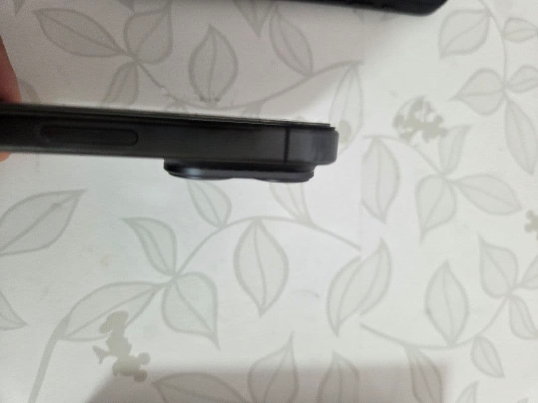 Apple iPhone 15 Pro Maxブラックチタニウム 本体