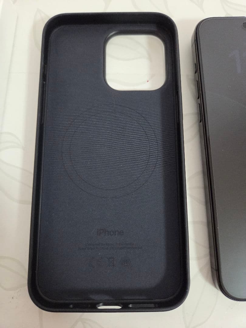 Apple iPhone 15 Pro Maxブラックチタニウム 本体