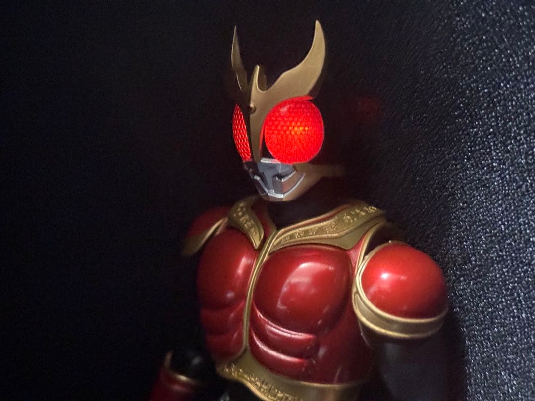 【期間限定値下げ】発光改造　仮面ライダークウガ　フィギュア