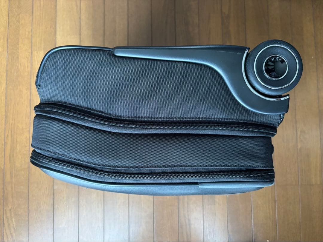 ムラー 美品☆TUMI ホイールドキャリーケース