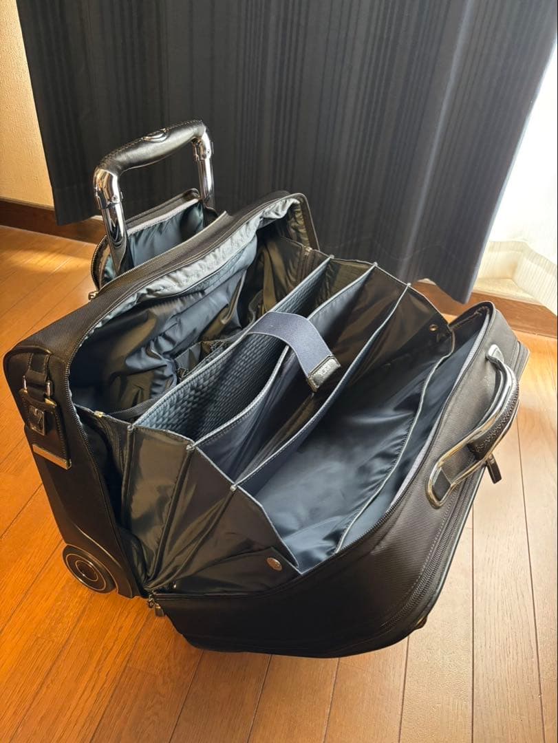ムラー 美品☆TUMI ホイールドキャリーケース