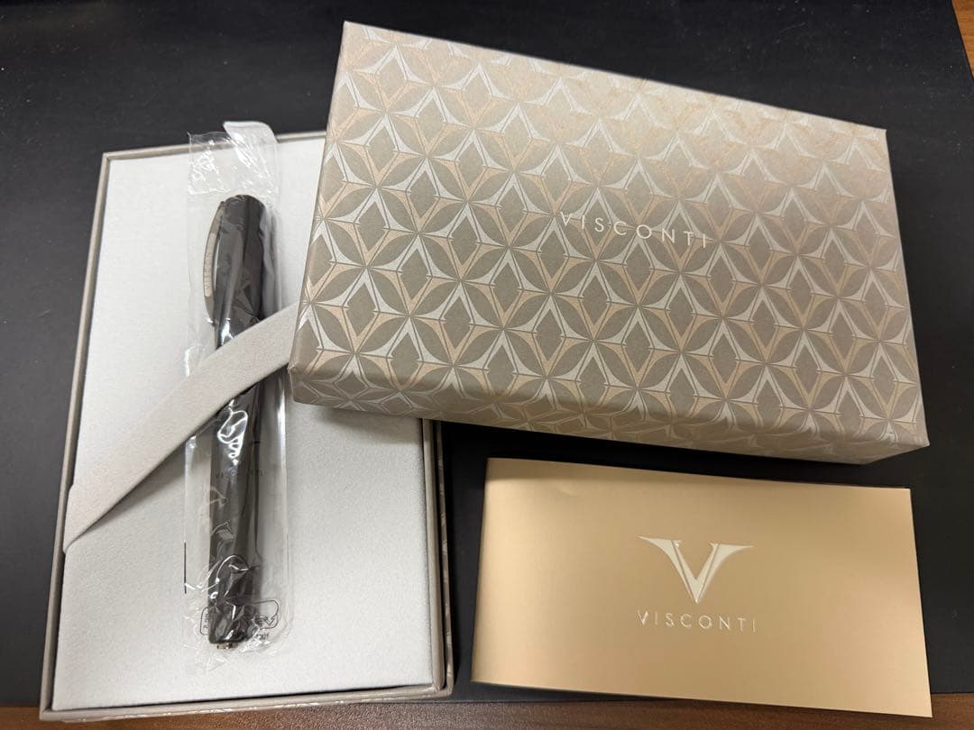 ビスコンティ　ディヴィーナ　マットブラック　ローラーボールペン