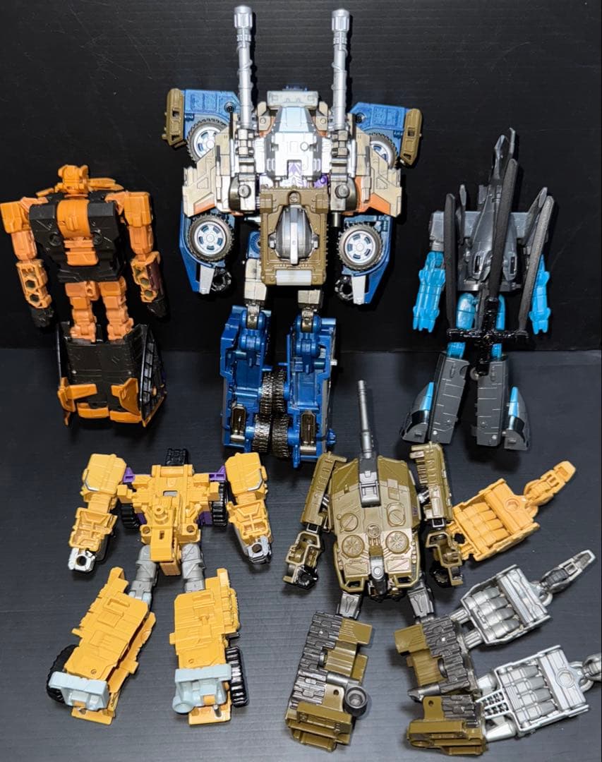 マ*ク様 トランスフォーマー ユナイトウォリアーズ ブルーティカス