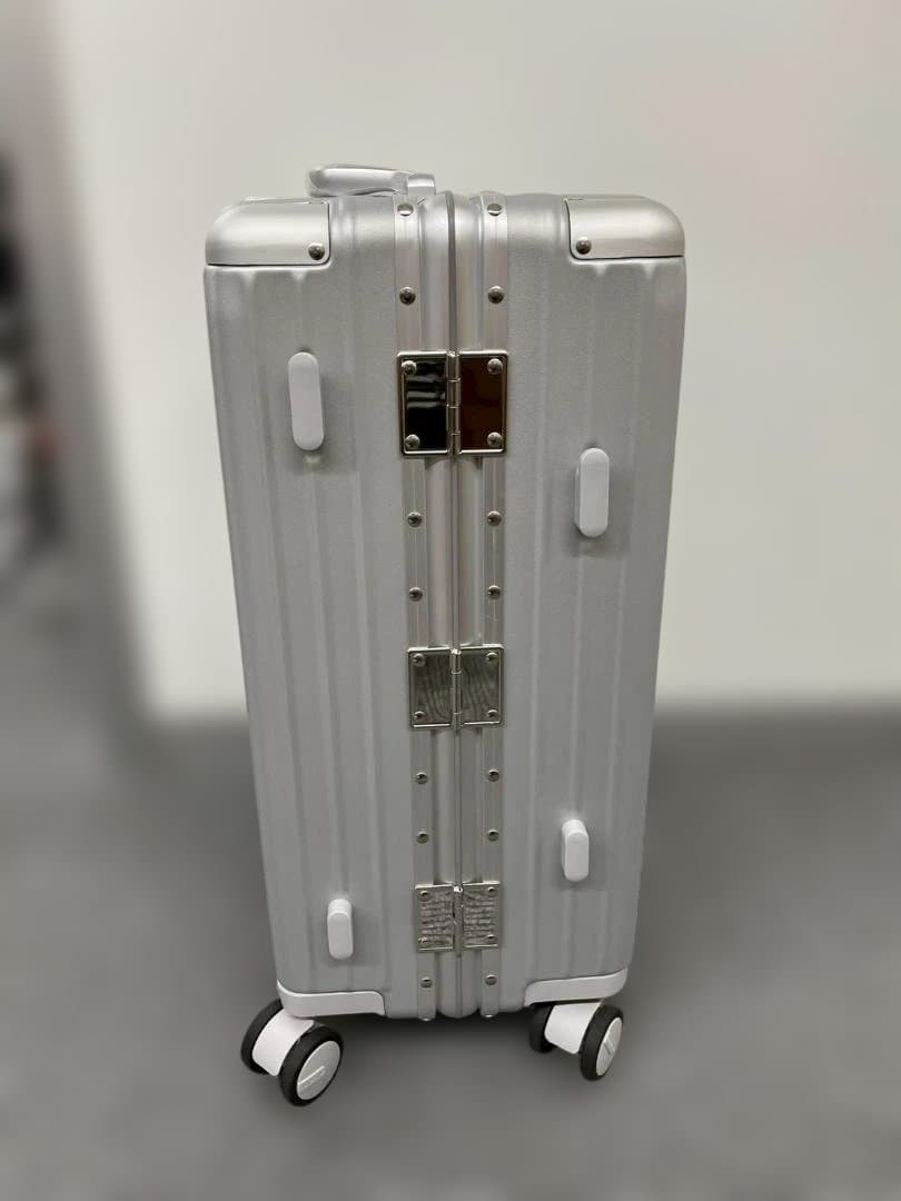 リベティ多機能キャリーケース【マットシルバーSサイズ】A22