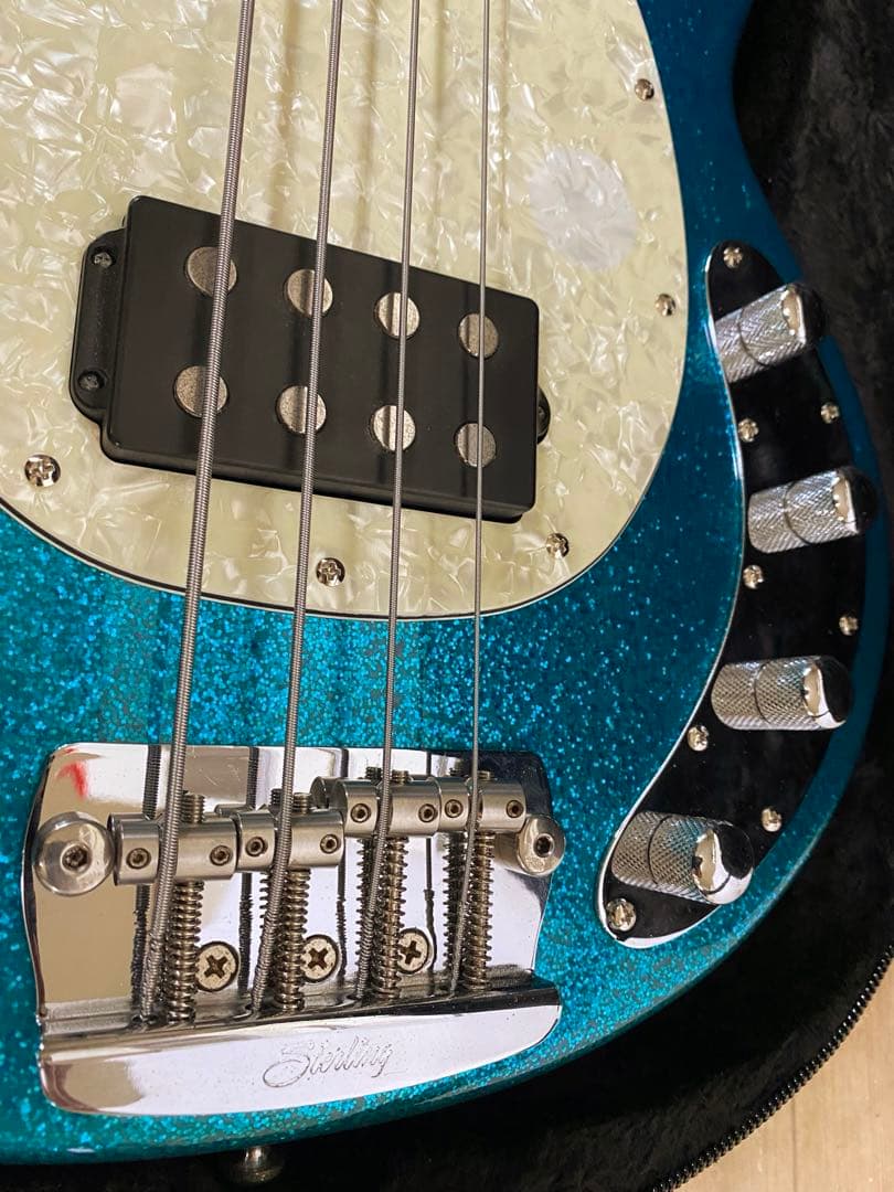 ベース Musicman RAY34 Blue Sparkle Sterling